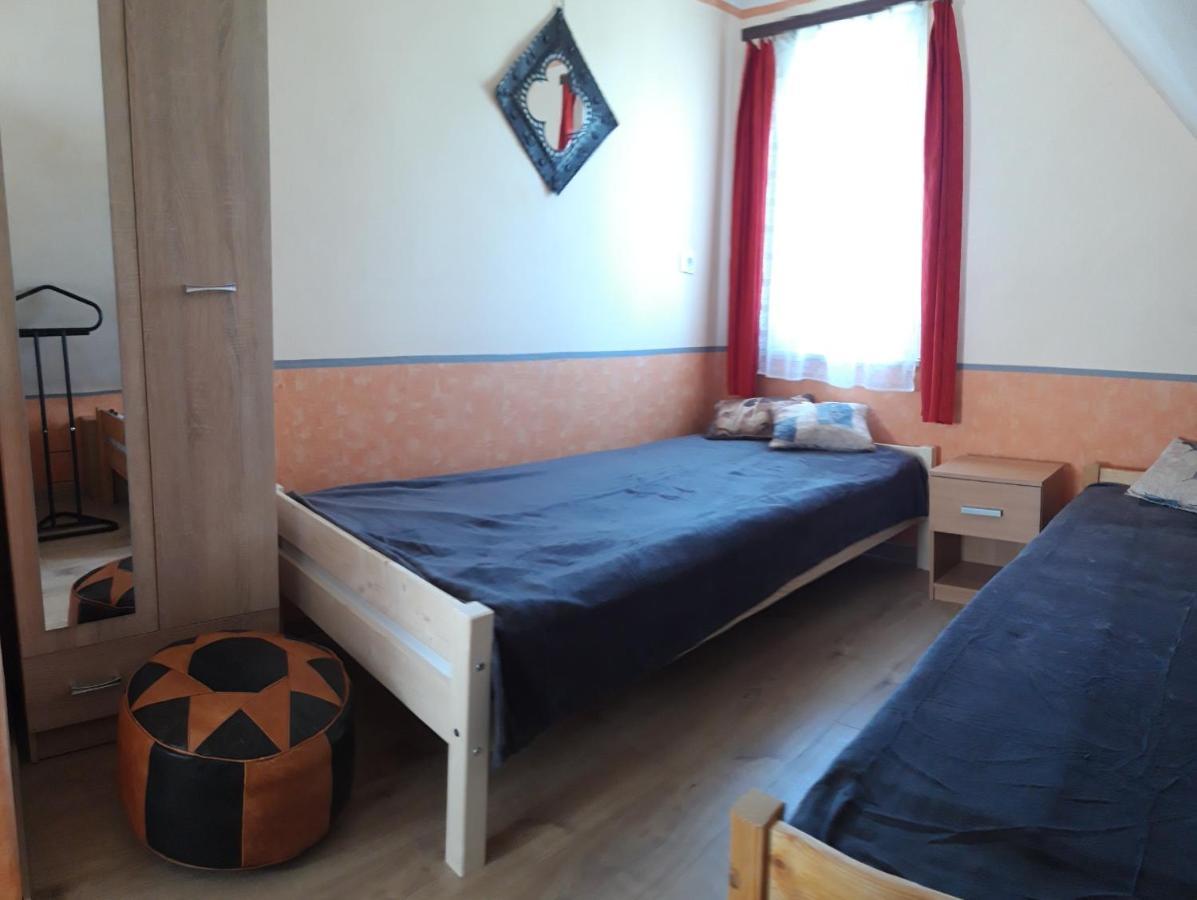 Arany Apartman Zsory Мезёкёвешд Экстерьер фото